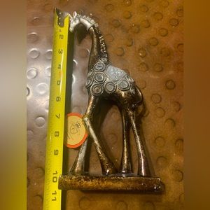 Giovanni TurtleKing Giraffe Statue Accent Decor Hem Embellished